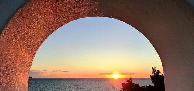 Ibiza Travel Guide: A Journey Through Stunning Beaches, Lively Nightlife, and Cultural Riches